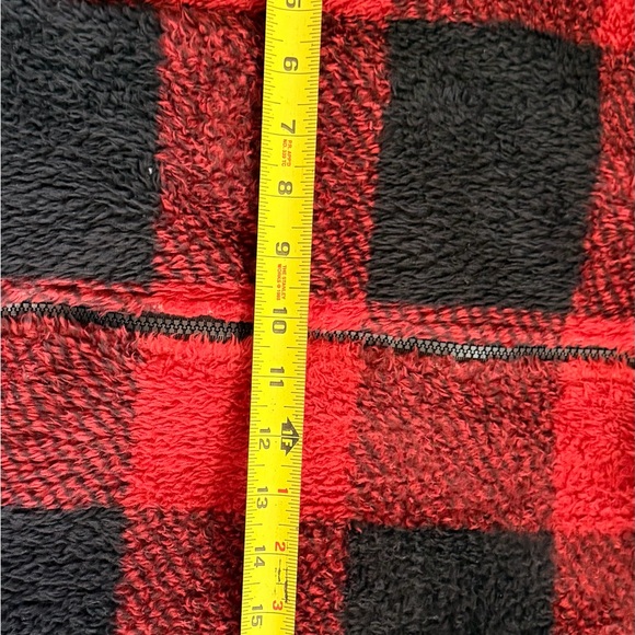Red and Black Plaid Fleece Stillwater Supply Jacket - Picture 7 of 7